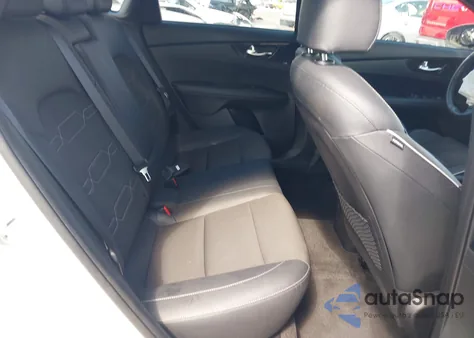 2021 Kia Forte Gt-Line z USA, uszkodzony, nr VIN 3KPF34AD1ME383504